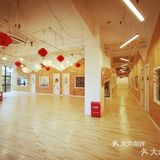 培养亲自感情选择尤尼可儿，这里的氛围轻松愉悦