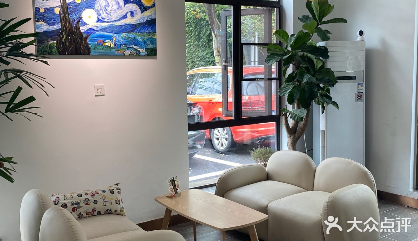 探店【4/100】|终于找到离家近又干净chill的咖啡店啦