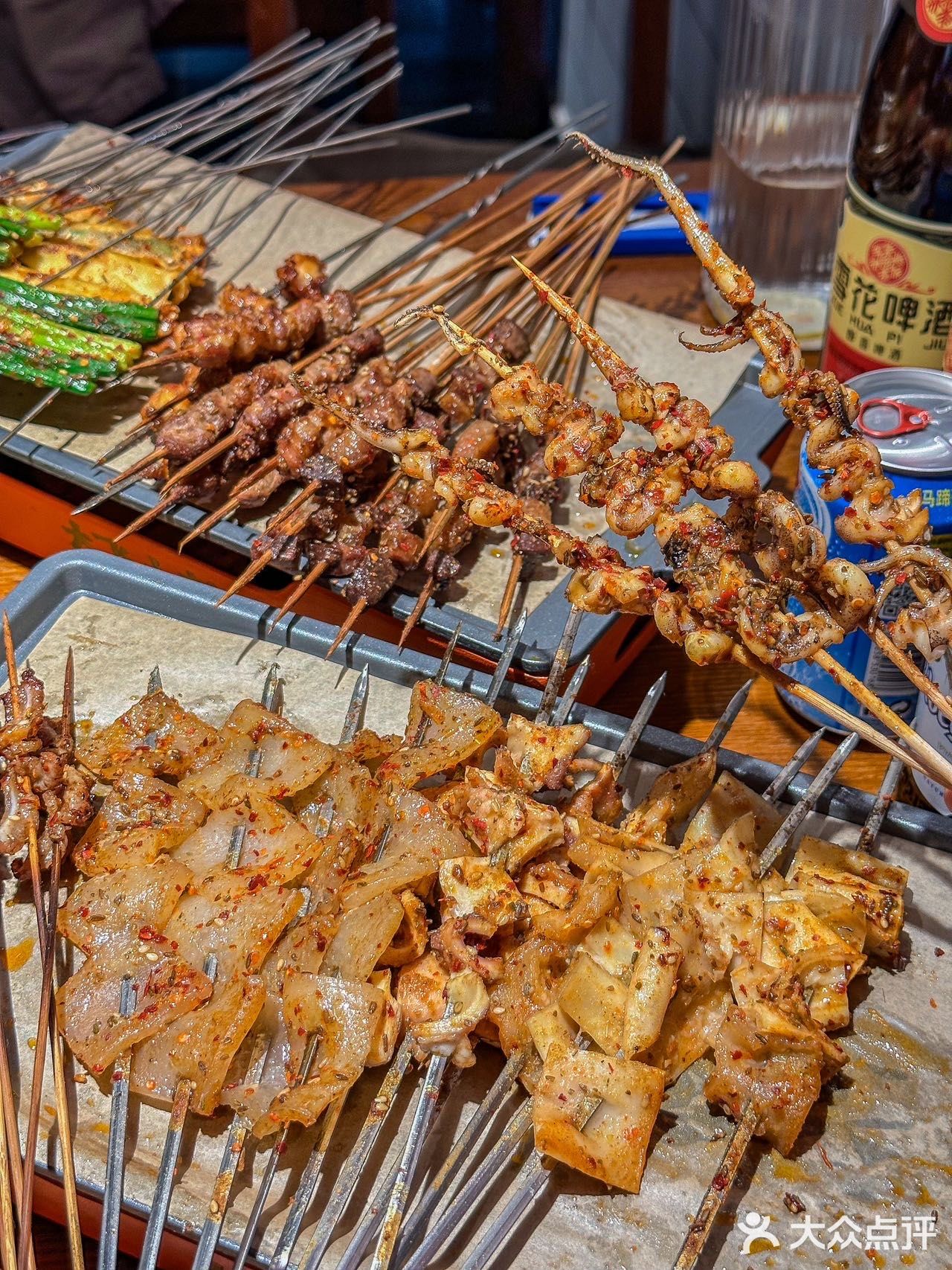 夜宵来这里撸串喝酒，好惬意！