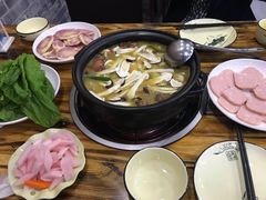 -菌之家·专业纯野生菌火锅·特色炒菌
