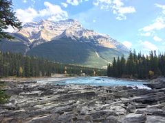 -阿萨巴斯卡瀑布观景点