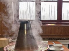 -果松木炭酸菜铜火锅·外婆参鸡汤