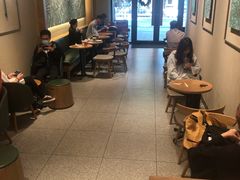 大堂-星巴克(广州淘金路店)