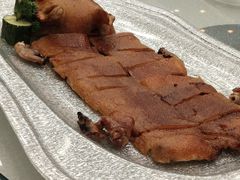 烧乳猪-太子园林酒家