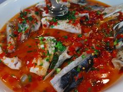 自制泡椒蒸天目湖鱼头-名鲜·粤宴(黄浦滨江路店)