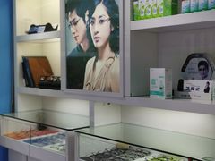 -提一眼镜·蔡司·依视路(小寨店)