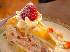 当季鲜草莓蛋糕-懒鱼时光馆(沙坪坝店)
