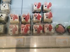 面包甜点陈列柜-仟吉KenGee(国贸360店)