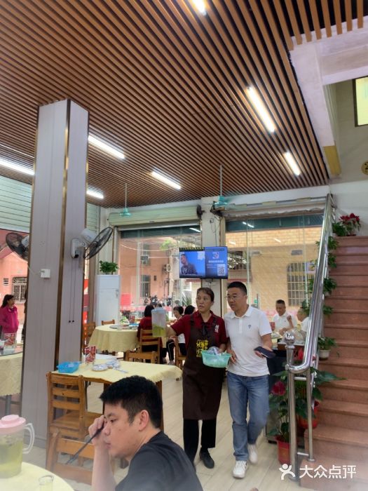 南沙辉记烧鸡·荔枝木炭火吊烧(旧镇店)图片