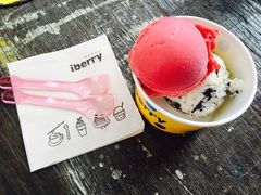 树莓&香蕉奥利奥冰淇淋-莓园冰淇淋店
