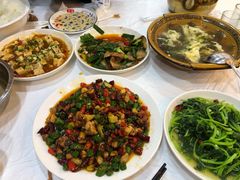 -乡土特色.冷锅鱼.牦牛肉汤锅