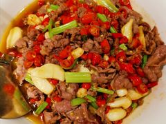 贡椒炒黄牛肉-费大厨辣椒炒肉(万家丽一店)