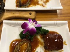 浇汁鲍鱼-老东镇啤酒屋海鲜加工·蒸汽海鲜·海鲜烧烤(台东店)