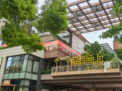 -瑞虹新天地月亮湾
