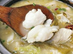 -周鱼小馆石锅酸菜鱼(活力汇店)