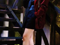 -裁缝做裤边修改衣服