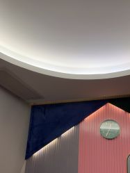 -PE SALON 