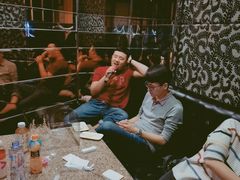 -蓝尊量贩(黄河路店)