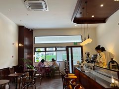 -Café Monson