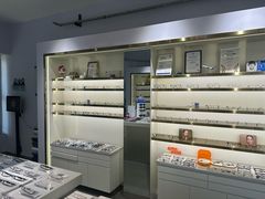 -视野联行眼镜•蔡司•依视路(温江店)