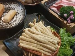 -湊湊火锅·茶憩(新中关购物中心店)