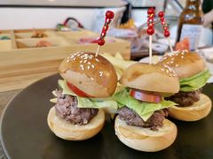 迷你牛肉汉堡-上海齐鲁万怡大酒店·辣椒屋咖啡厅