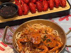 -肥肥虾庄·金牌油焖大虾(汉口城市广场店)