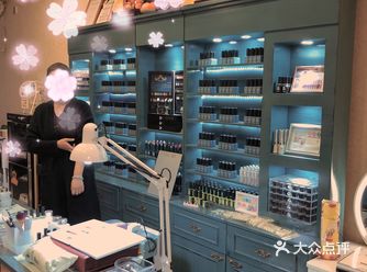 【还有比这个更好看的美甲店吗】