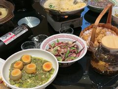 -帅巴人舅母子腊蹄民俗村