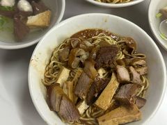 猪蹄包-松树干拌面店
