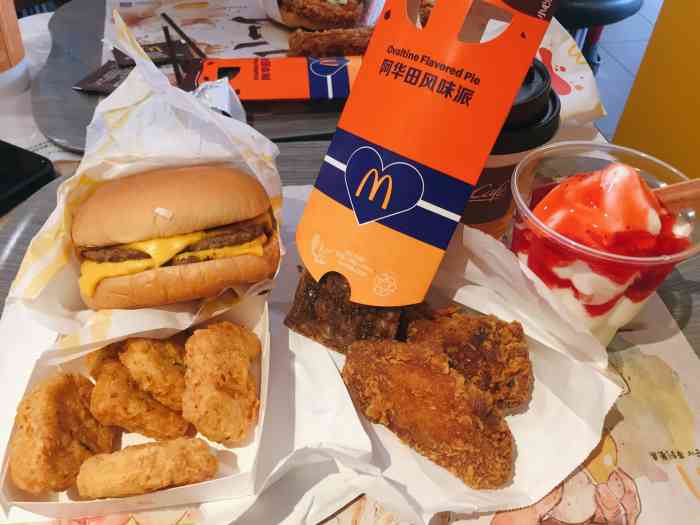麦当劳(梅华店)-"麦当劳最近一直都在做活动 人很是火爆啊 .