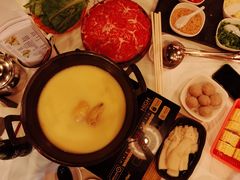 -鲜入围煮花胶鸡海鲜火锅