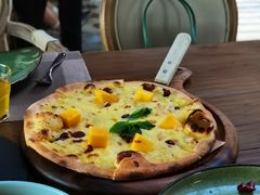 喜洲特色榴芒披萨-喜洲吧·江畔老船厂·庭院餐厅(喜临院店)