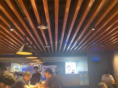 -瑞幸咖啡(华新地铁站地下商业街店)