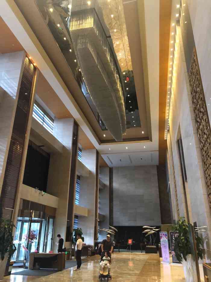 青岛开元名都大酒店-"星光岛出来,黄岛主城区住一晚.开元商祺.