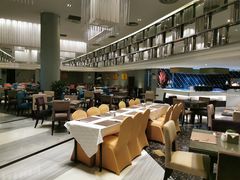 -上海滴水湖皇冠假日酒店
