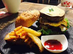 -HIGH FIVE哈福手工汉堡(桂林路店)