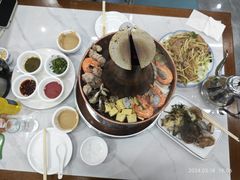 -一口猪海鲜浑锅·东北家常菜