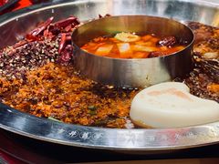菌菇鸳鸯锅-谭鸭血老火锅(七宝万科广场店)
