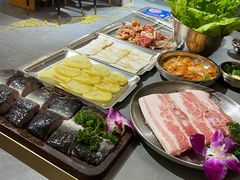 -围炉肉舍•炭烤活鳗•丹东海鲜烤肉(步行街店)