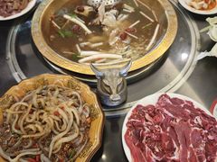 -周老三跷脚牛肉·全牛火锅(非遗传承店)