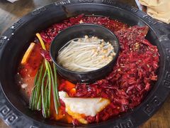 -黄潇洒老火锅(九眼桥宏济巷店)