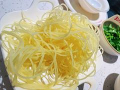 -三人行骨头王火锅(长寿店)