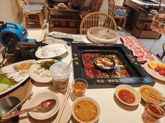 -老牌坊云南鱼豆花火锅(哈西万达店)