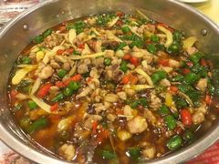 -兔行天下-鸿鹤鲜锅兔(中海国际店)