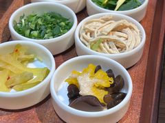 -良米山·云南野生菌过桥米线(上海首店)