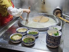 -镇南锅盖面馆(解放路店)