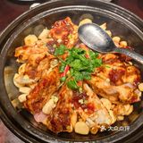南昌地标性的建筑，旁边吃一顿饭足以。尖叫