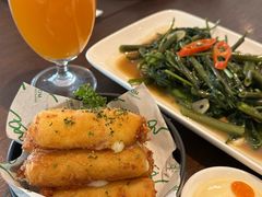 -Chom Cafe and Restaurant