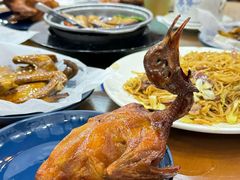 红烧乳鸽-煲煲掂风味煲仔饭餐厅(西区店)